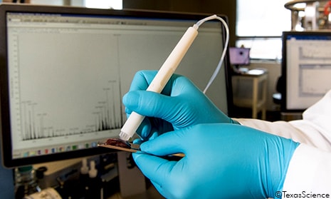 Researchers at the University of Texas at Austin developed the MasSpec Pen for Cancer Cell Diagnosis